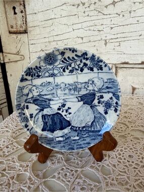 4in butter pat Blue and White Dutch Girl Decorative Plate